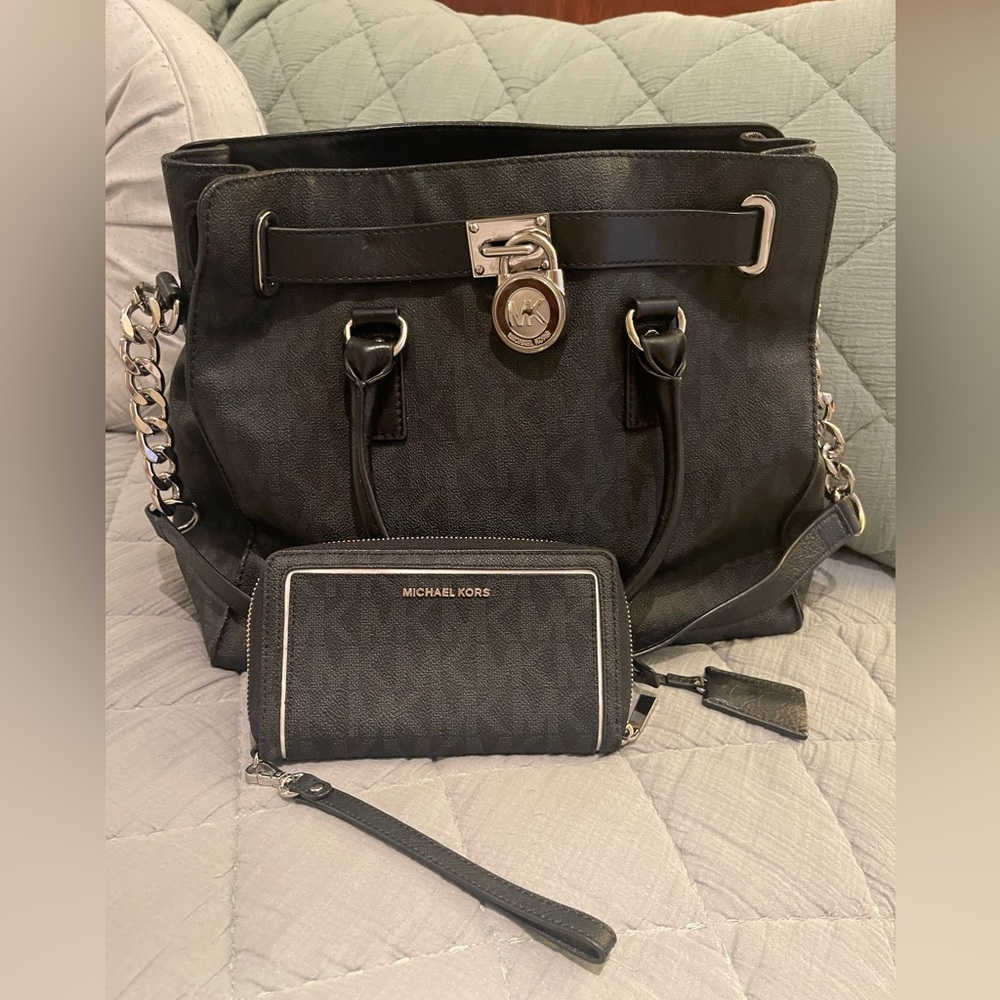Large Michael Kors Hamilton Tote with matching wallet